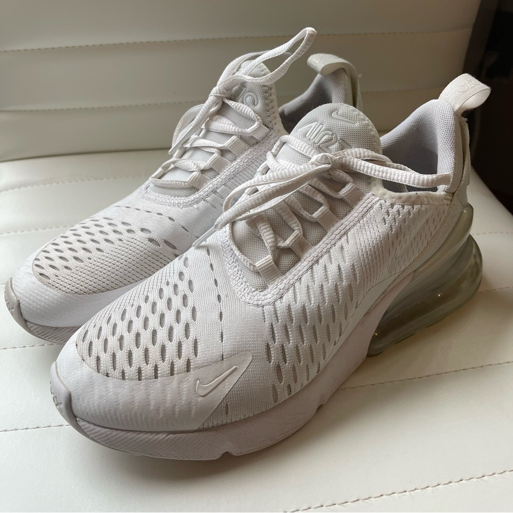 Nike 270’s